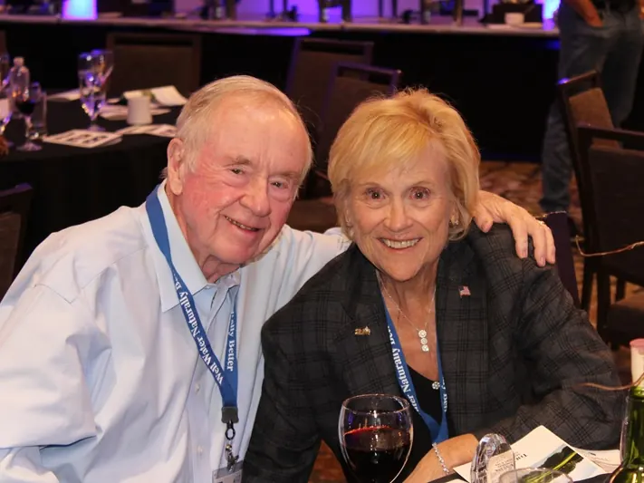 Bill-and-Jean-Mills